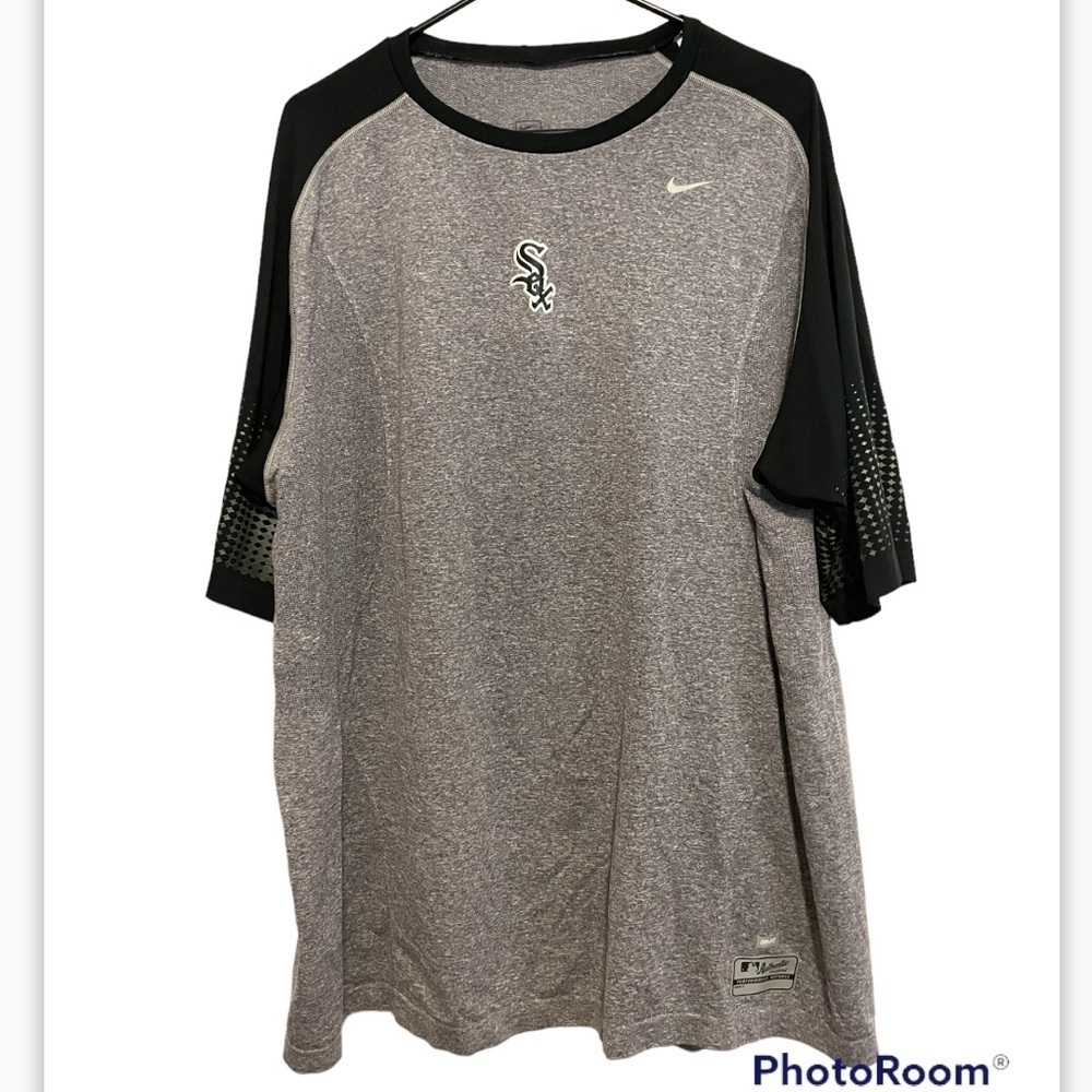 Nike Chicago White Sox Grey & Black Short Sleeve Shirt